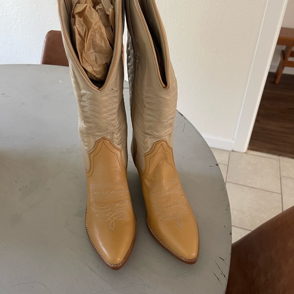 Balm Wears The Cowboy Boot - Date Shake, Handmade - Picture 4 of 5
